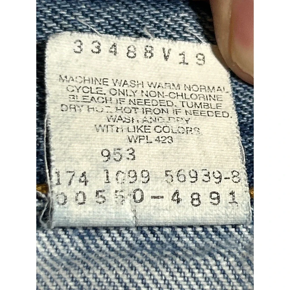 Vintage Levis 550 Mens Relaxed Fit Cut Off Frayed Hem Light Wash Jeans 36x28